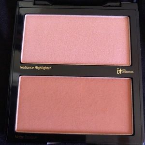It cosmetics Highlighter and Bronzer compact